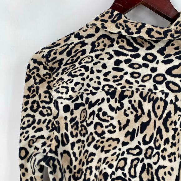 Chicos animal print tunic length button down shirt size 0, 4-6 cheetah pockets - Picture 4 of 8